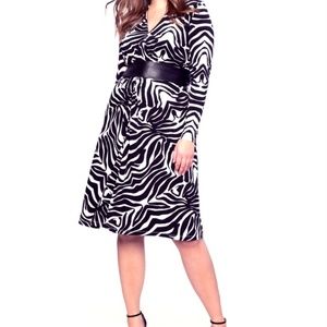 NWT Eloquii Twist Front Printed Dress